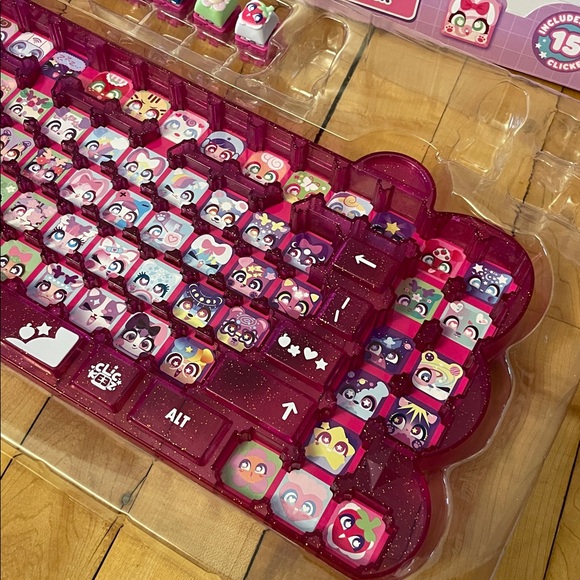 CLICKEEZ Keyboard w/5 Exclusive Keys - Picture 3 of 6